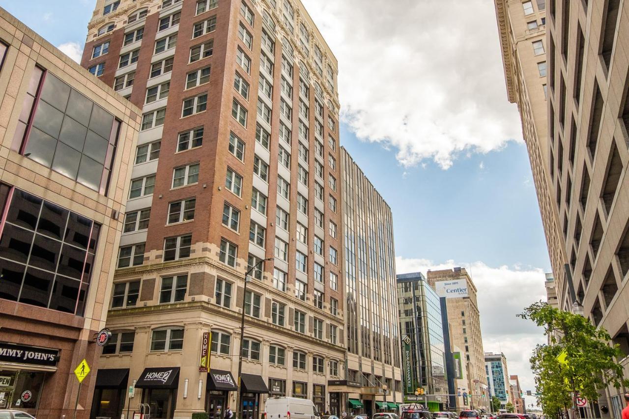 Frontdesk Penn Street Tower Apts Downtown Indy Lägenhet Indianapolis Exteriör bild